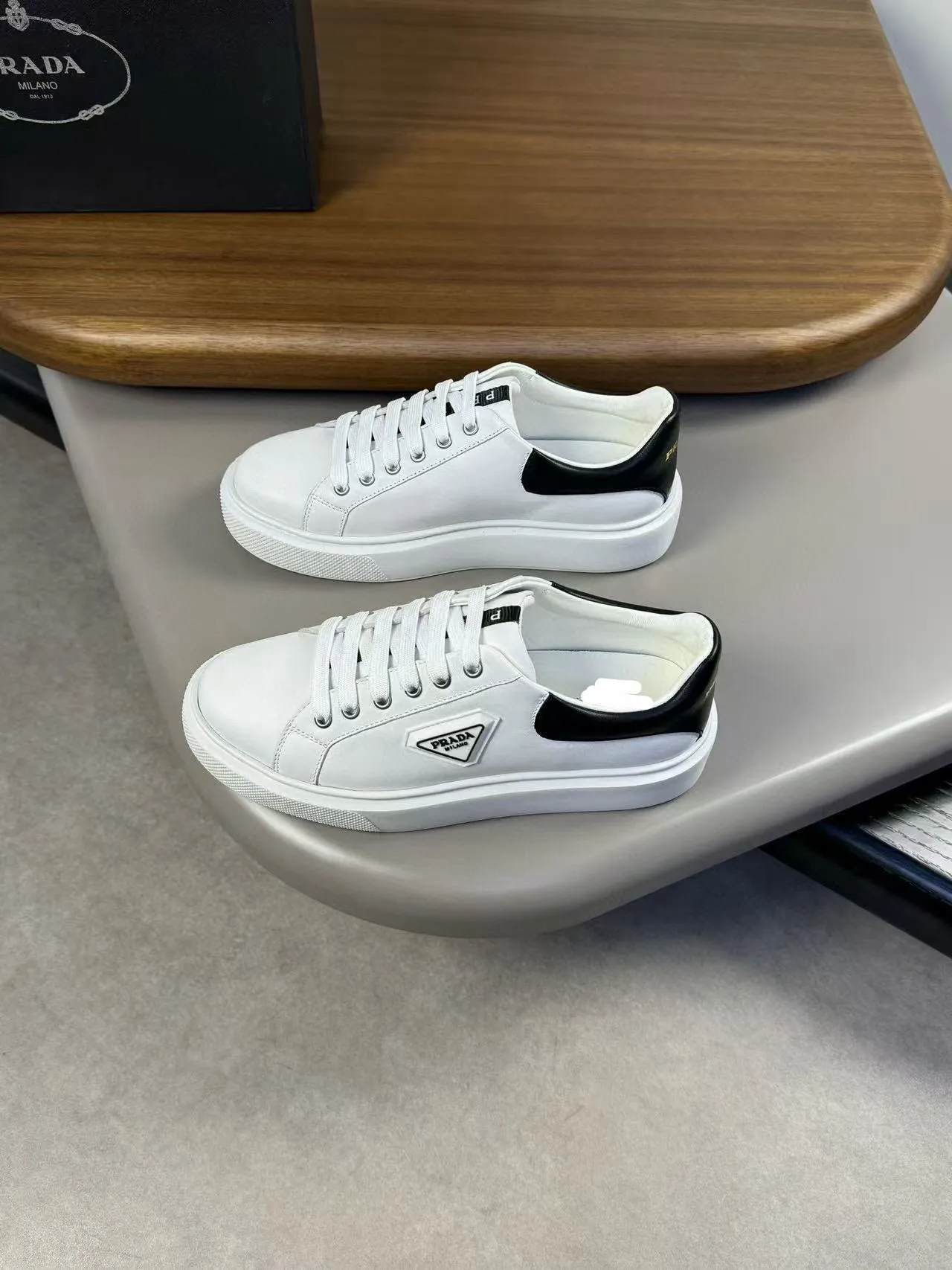 Men's men's shoes 💰420 [New style] 🦕🦕 [PRADA] Prada - High-end quality original order - Upper: original 🔝 Napa calfskin, brand plastic LOGO sewn on shoe body - Lining: water-dyed cowhide - Outsole: original TPU rubber foam; molded outsole - Super high quality control, fine workmanship: highlighted (high-end, luxury, grade) -Size: 39-44 (38, 45, can be customized)